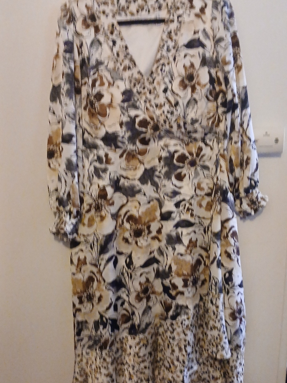 Isaac Mizrahi White Floral Long Sleeve Wrap Maxi Dress